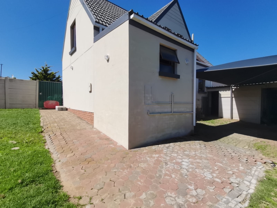 4 Bedroom Property for Sale in Dana Bay Western Cape